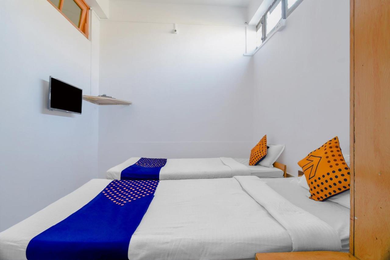 Oyo Flagship 71156 Hotel Jaybee'S Dibrugarh Εξωτερικό φωτογραφία