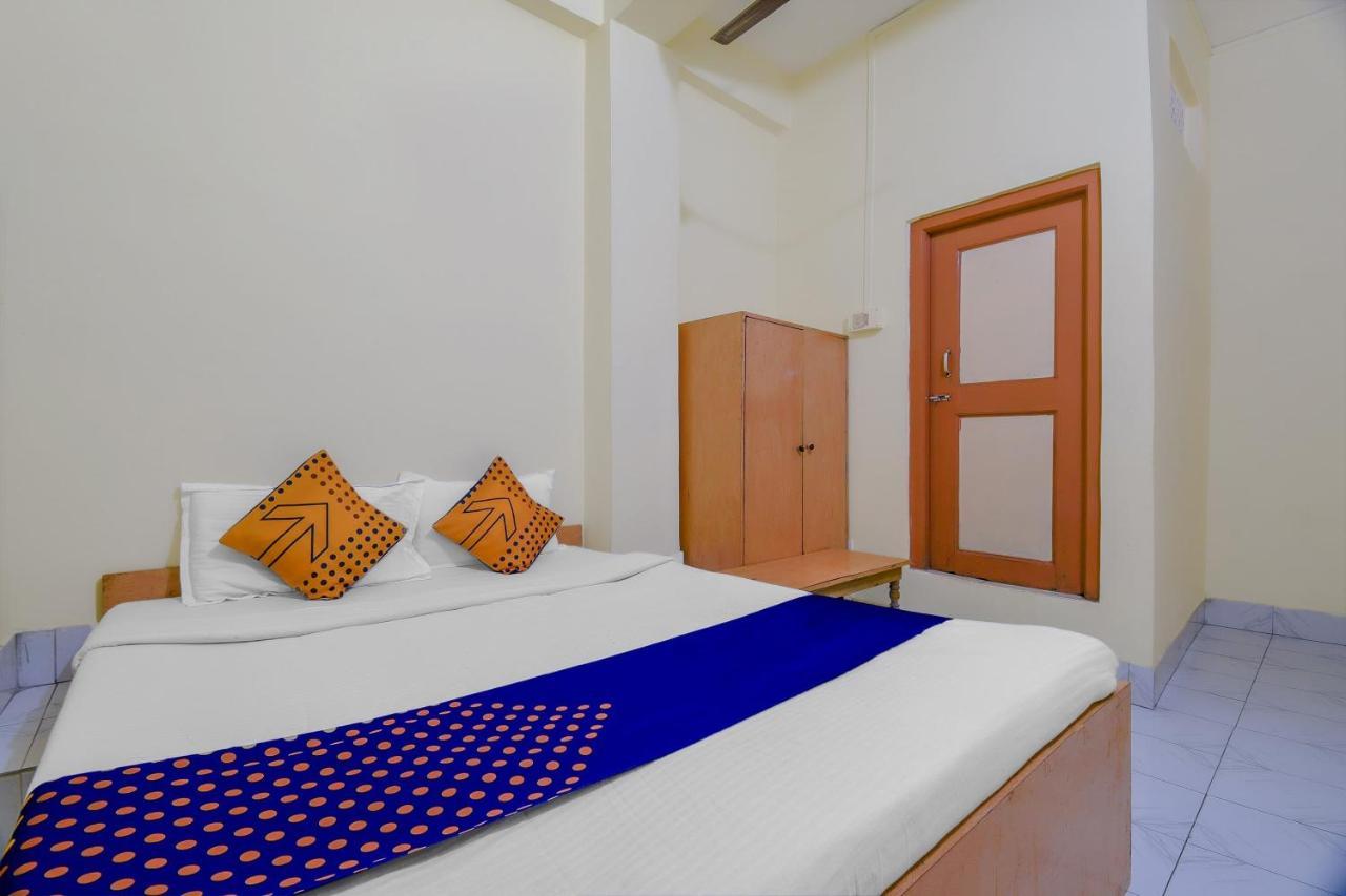 Oyo Flagship 71156 Hotel Jaybee'S Dibrugarh Εξωτερικό φωτογραφία