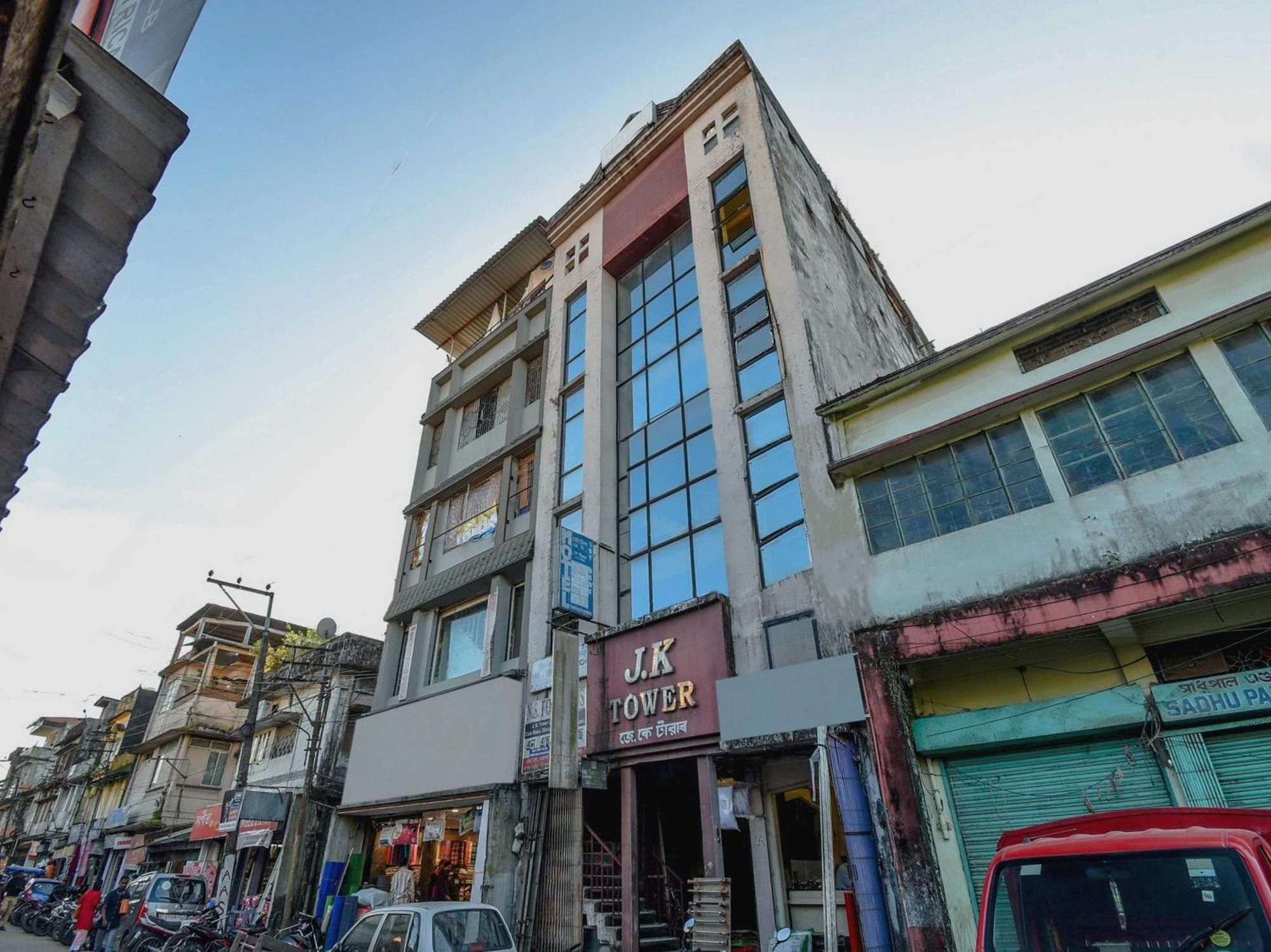 Oyo Flagship 71156 Hotel Jaybee'S Dibrugarh Εξωτερικό φωτογραφία