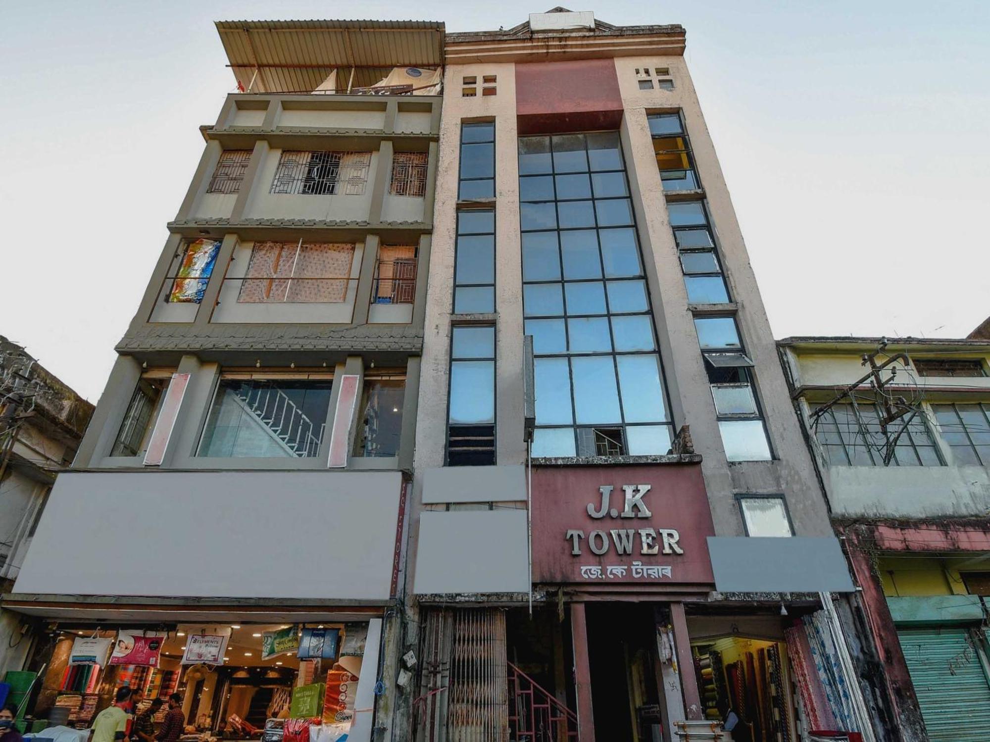 Oyo Flagship 71156 Hotel Jaybee'S Dibrugarh Εξωτερικό φωτογραφία