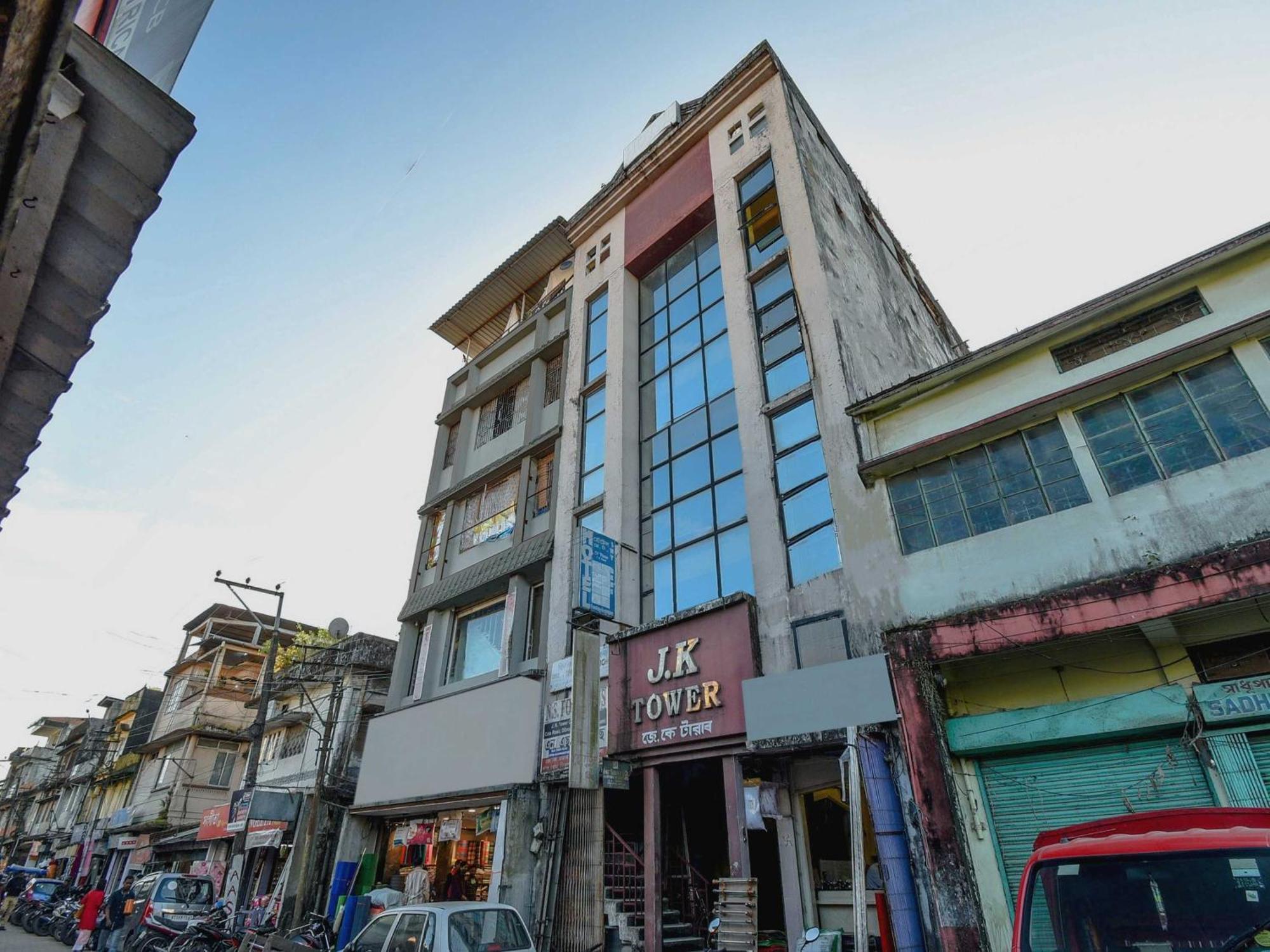 Oyo Flagship 71156 Hotel Jaybee'S Dibrugarh Εξωτερικό φωτογραφία