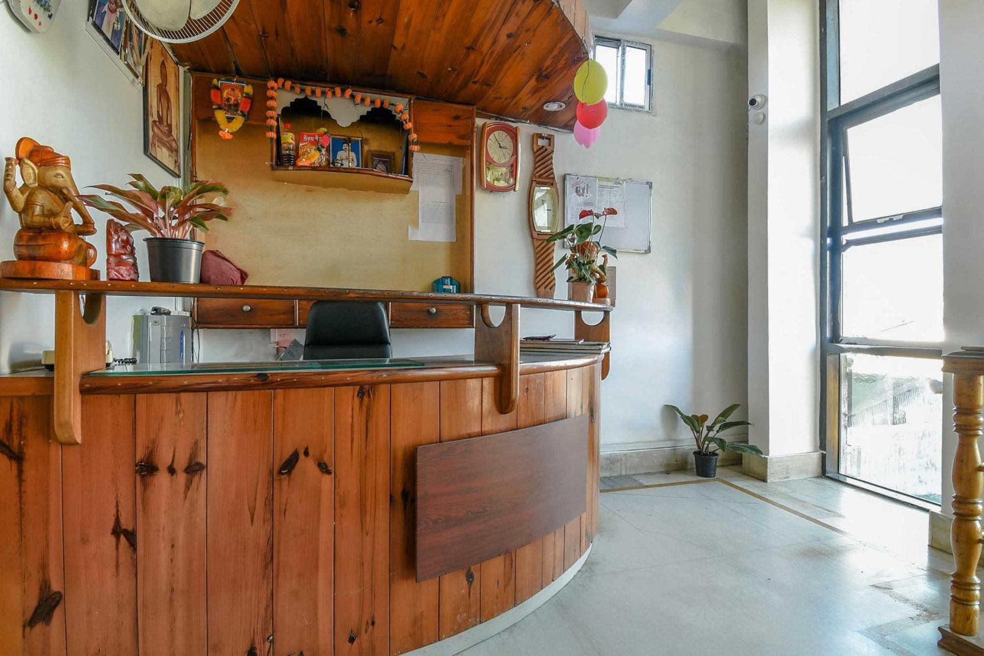 Oyo Flagship 71156 Hotel Jaybee'S Dibrugarh Εξωτερικό φωτογραφία
