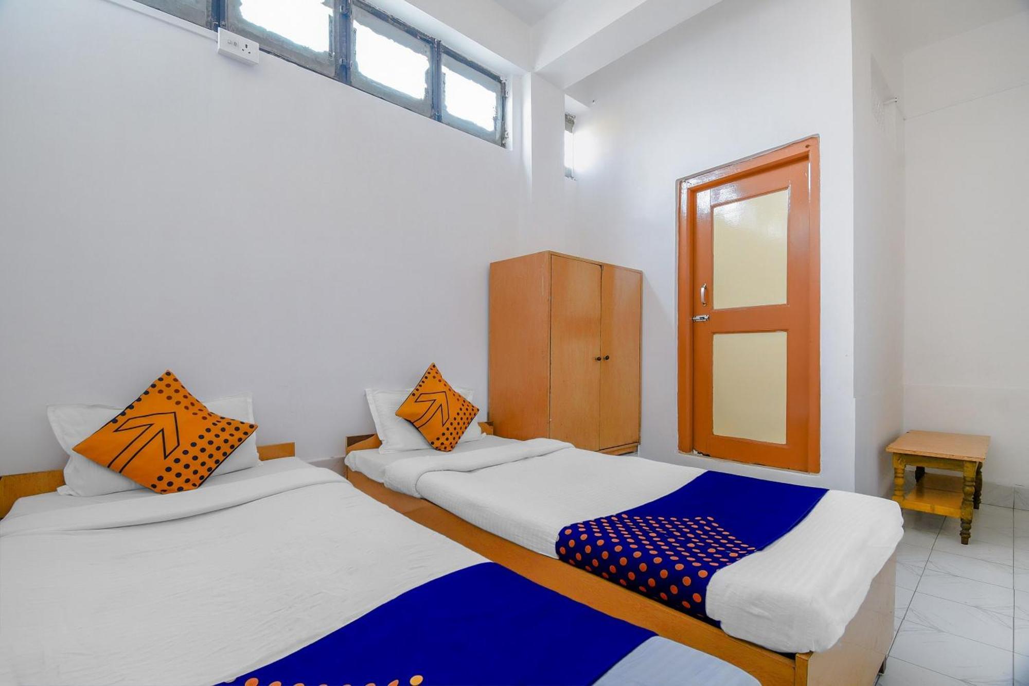Oyo Flagship 71156 Hotel Jaybee'S Dibrugarh Εξωτερικό φωτογραφία
