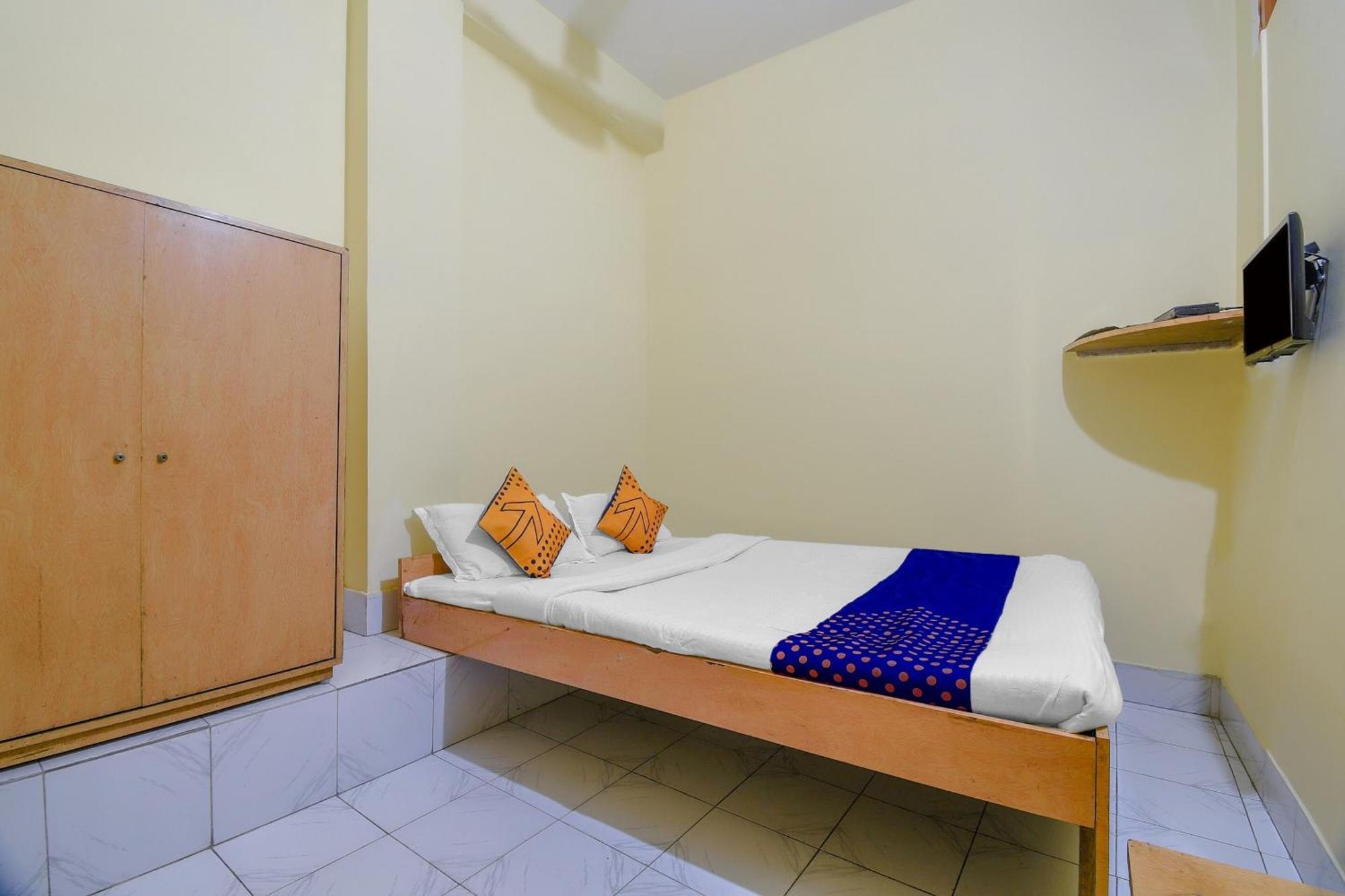 Oyo Flagship 71156 Hotel Jaybee'S Dibrugarh Εξωτερικό φωτογραφία