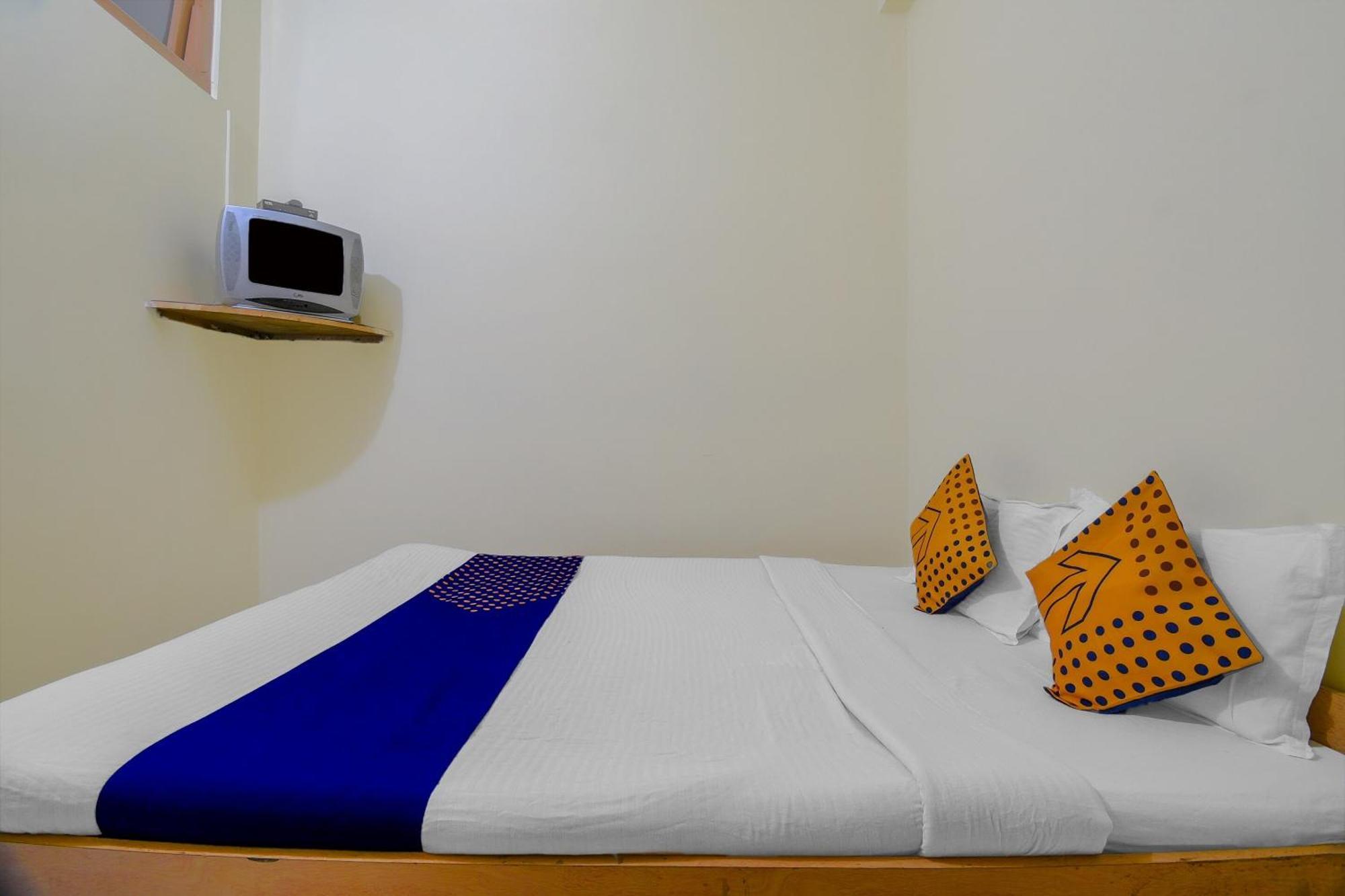 Oyo Flagship 71156 Hotel Jaybee'S Dibrugarh Εξωτερικό φωτογραφία