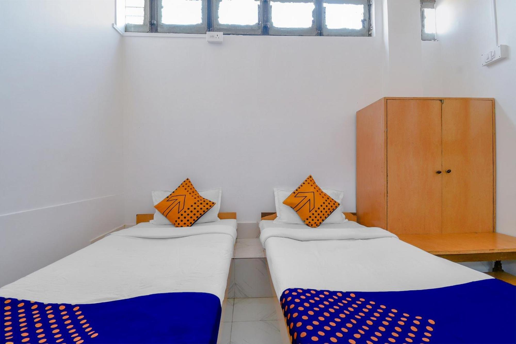 Oyo Flagship 71156 Hotel Jaybee'S Dibrugarh Εξωτερικό φωτογραφία