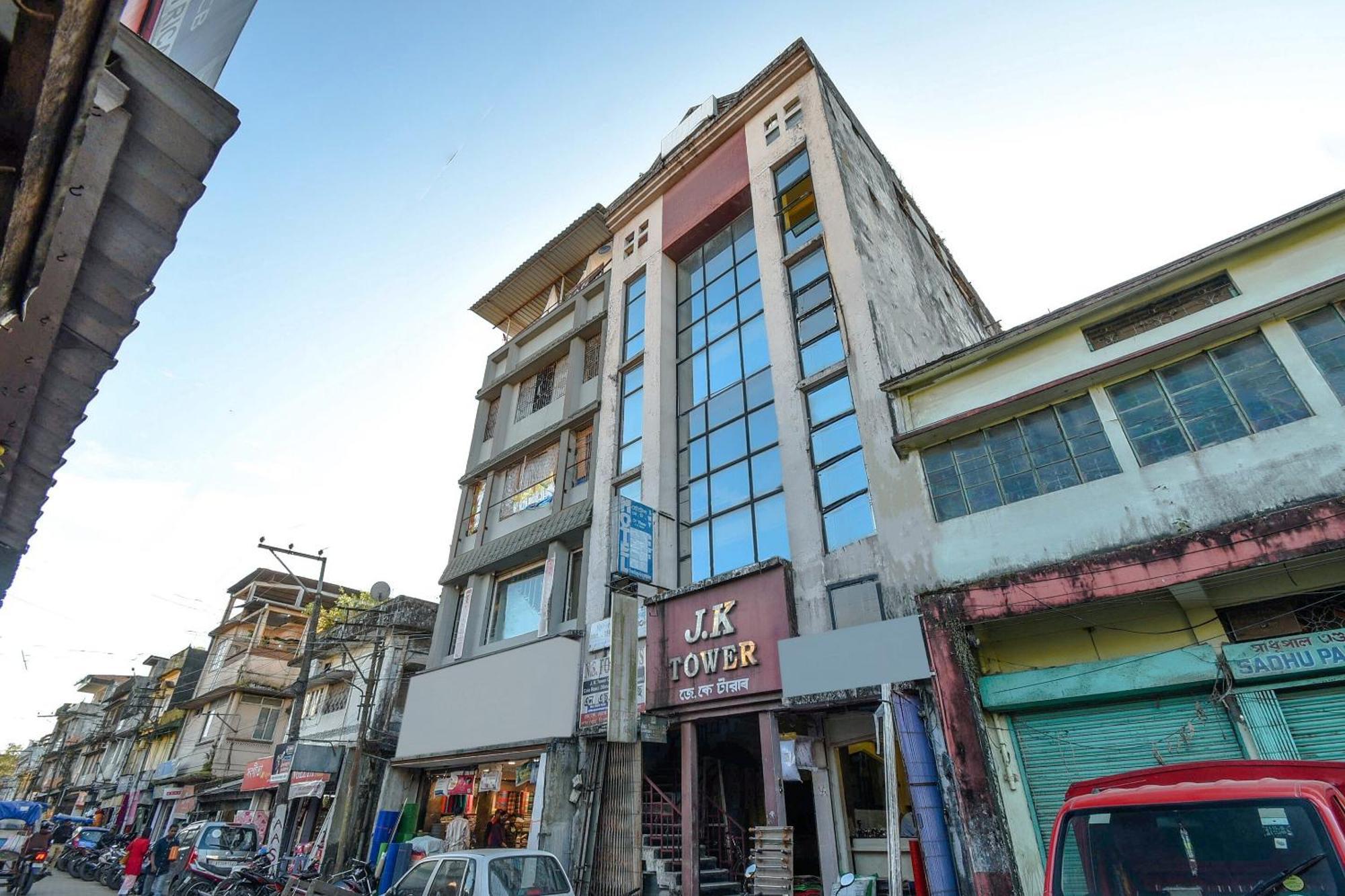 Oyo Flagship 71156 Hotel Jaybee'S Dibrugarh Εξωτερικό φωτογραφία